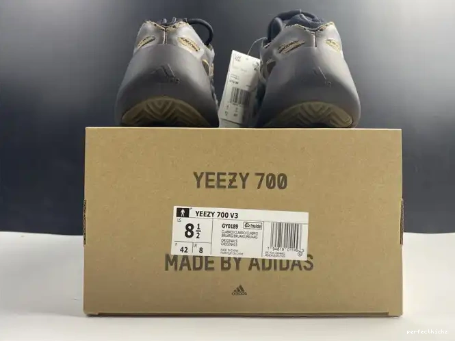 V3 GY0189 ADIDAS 700 YEEZY 0615